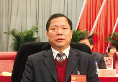 原萍鄉市政協主席晏德文。