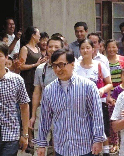 成龍在蕪湖認祖歸宗。