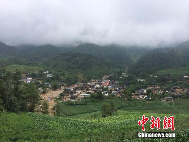 7月28日,云南省保山市隆陽區(qū)瓦房鄉(xiāng)喜坪村上坪小組發(fā)生山洪災害,造成3戶人家9人被沖走。