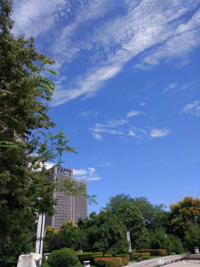 又被鄭州的藍(lán)天刷屏！隨便一拍就是手機(jī)壁紙