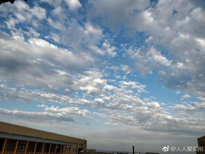 又被鄭州的藍(lán)天刷屏！隨便一拍就是手機(jī)壁紙