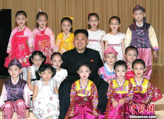 據朝中社5月30日報道，朝鮮勞動黨第一書記、朝鮮國防委員會第一委員長、朝鮮人民軍最高司令官金正恩在兒
